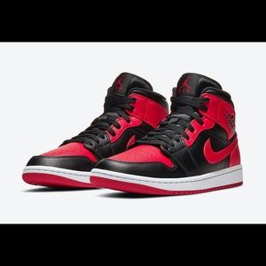 Air Jordan 1 banned mid se
